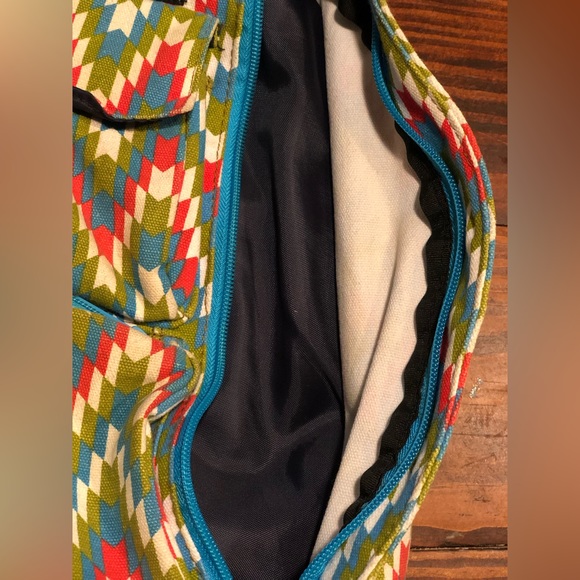 KAVU Rope Sling Bag (Garden Tile) - Picture 4 of 11